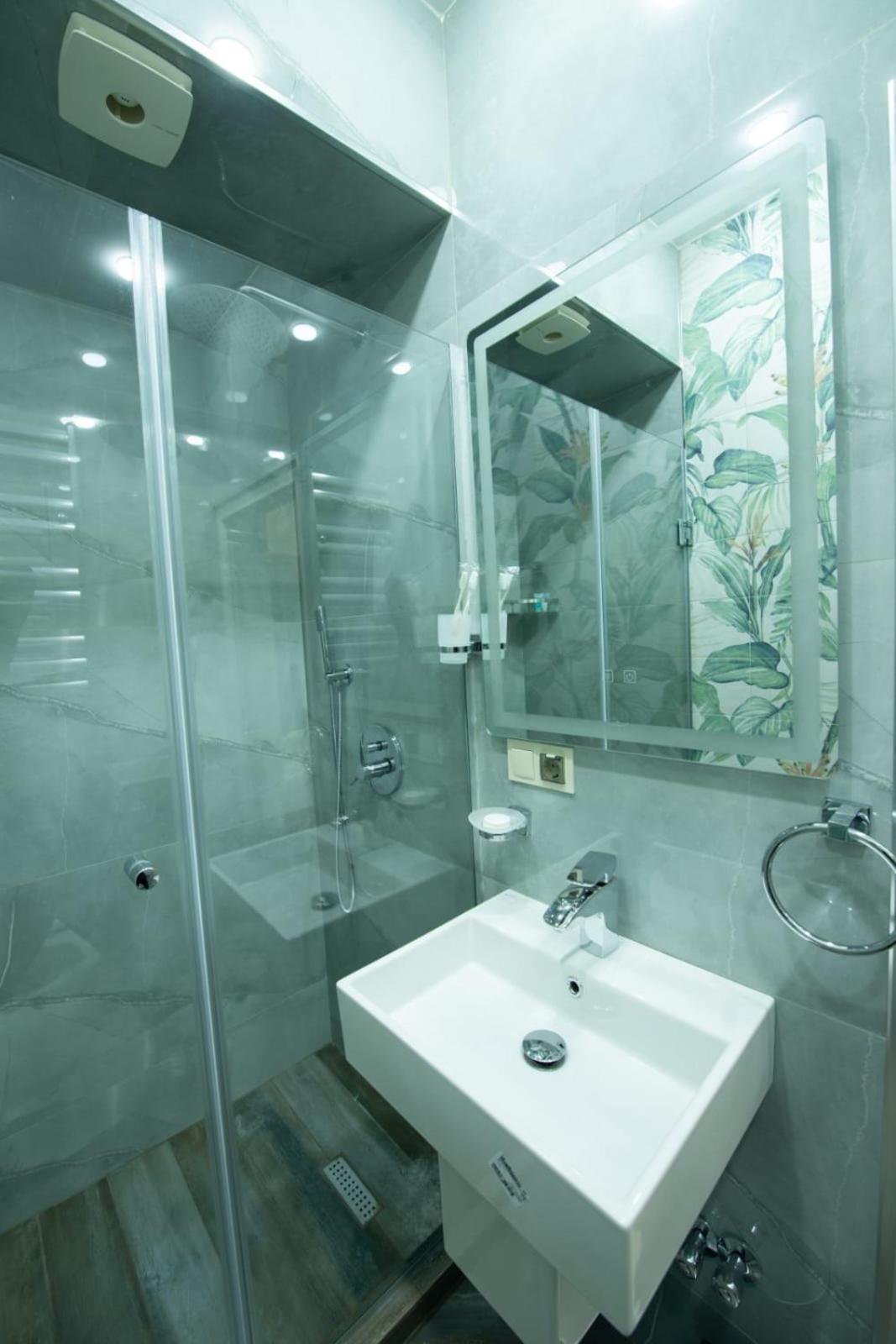 Marita Hotel Тбилиси Екстериор снимка