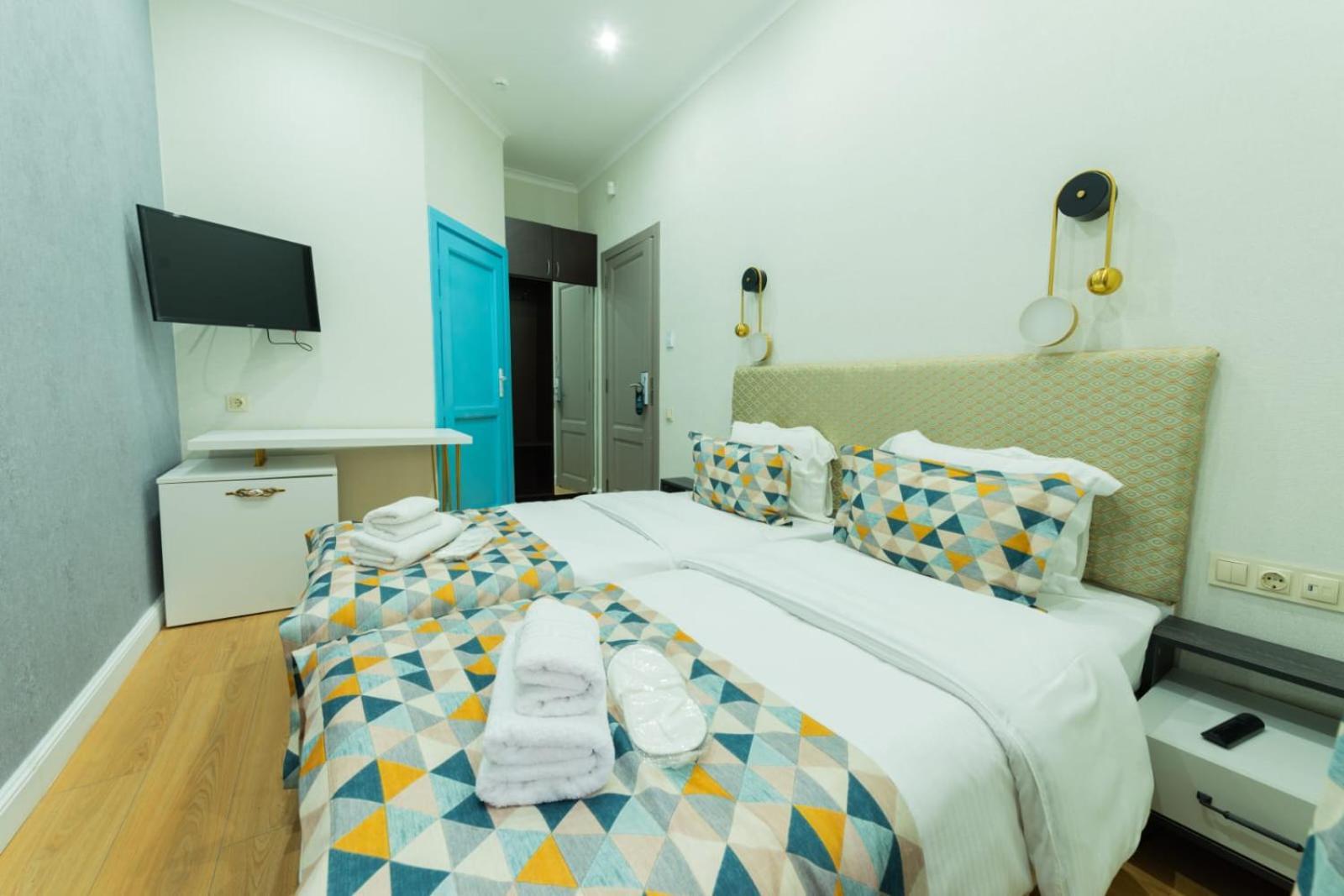 Marita Hotel Тбилиси Екстериор снимка
